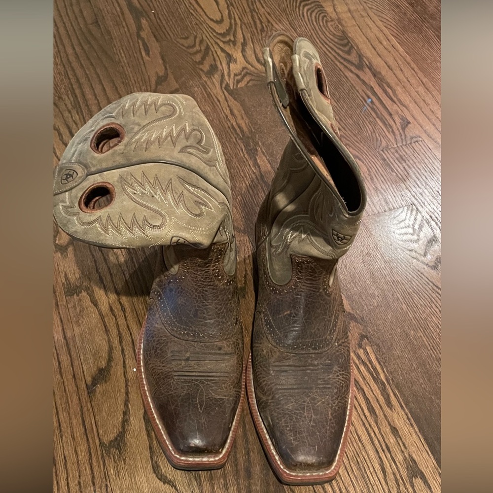 Size 13 men’s cowboy boots